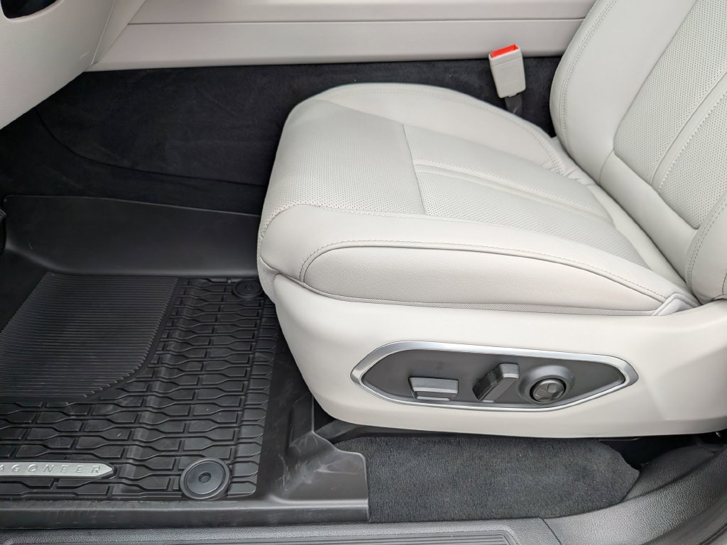 New 2026 Jeep Grand Wagoneer Limited AWD/4WD image 16