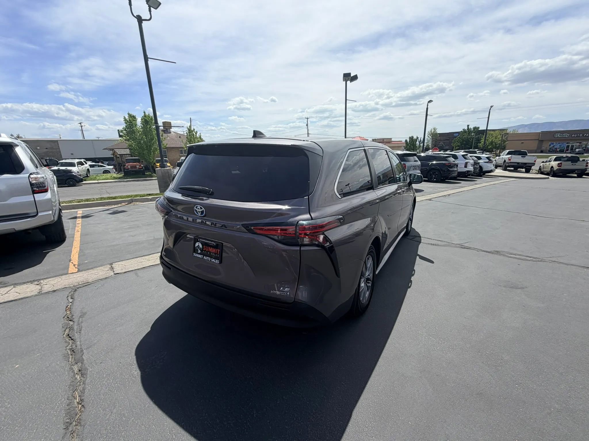 Used 2021 Toyota Sienna LE AWD/4WD image 4