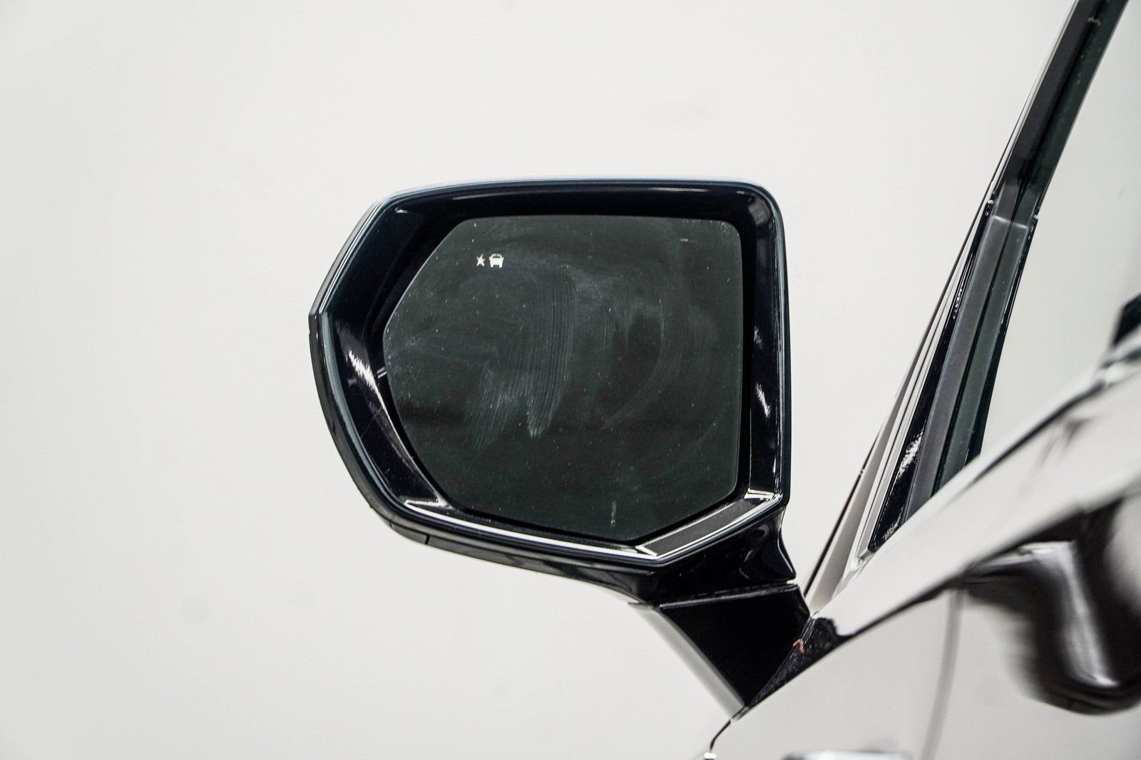 Used 2023 GMC Yukon SLT image 16