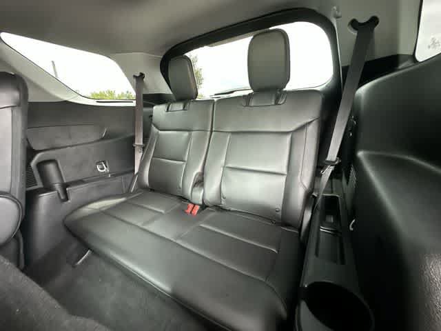 Used 2023 Ford Explorer XLT w/ Equipment Group 202A AWD/4WD image 34