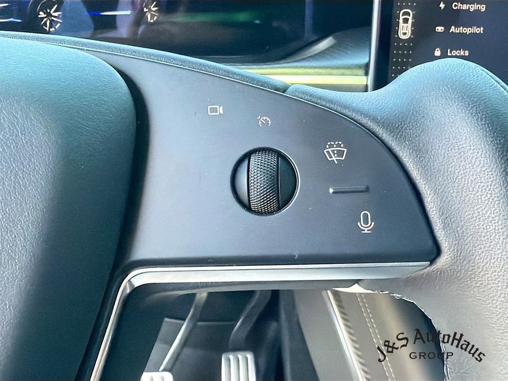 Used 2022 Tesla Model X Plaid image 14