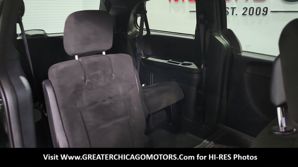 Used 2015 Dodge Grand Caravan SXT w/ Blacktop Package FWD image 38