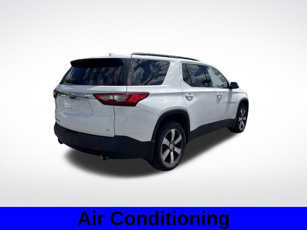 Used 2019 Chevrolet Traverse LT w/ LT Premium Package AWD/4WD image 4