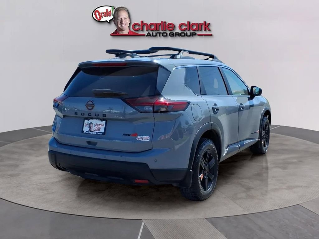 Used 2025 Nissan Rogue SV image 5