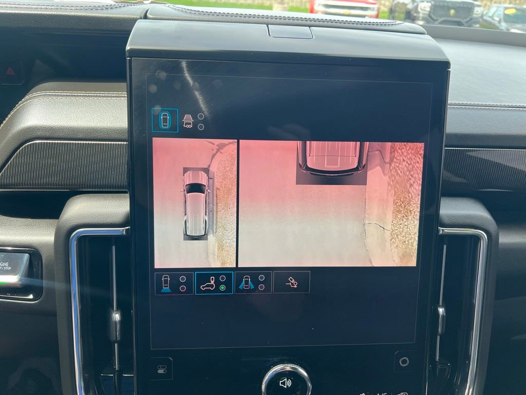 Used 2025 GMC Yukon XL Elevation image 46