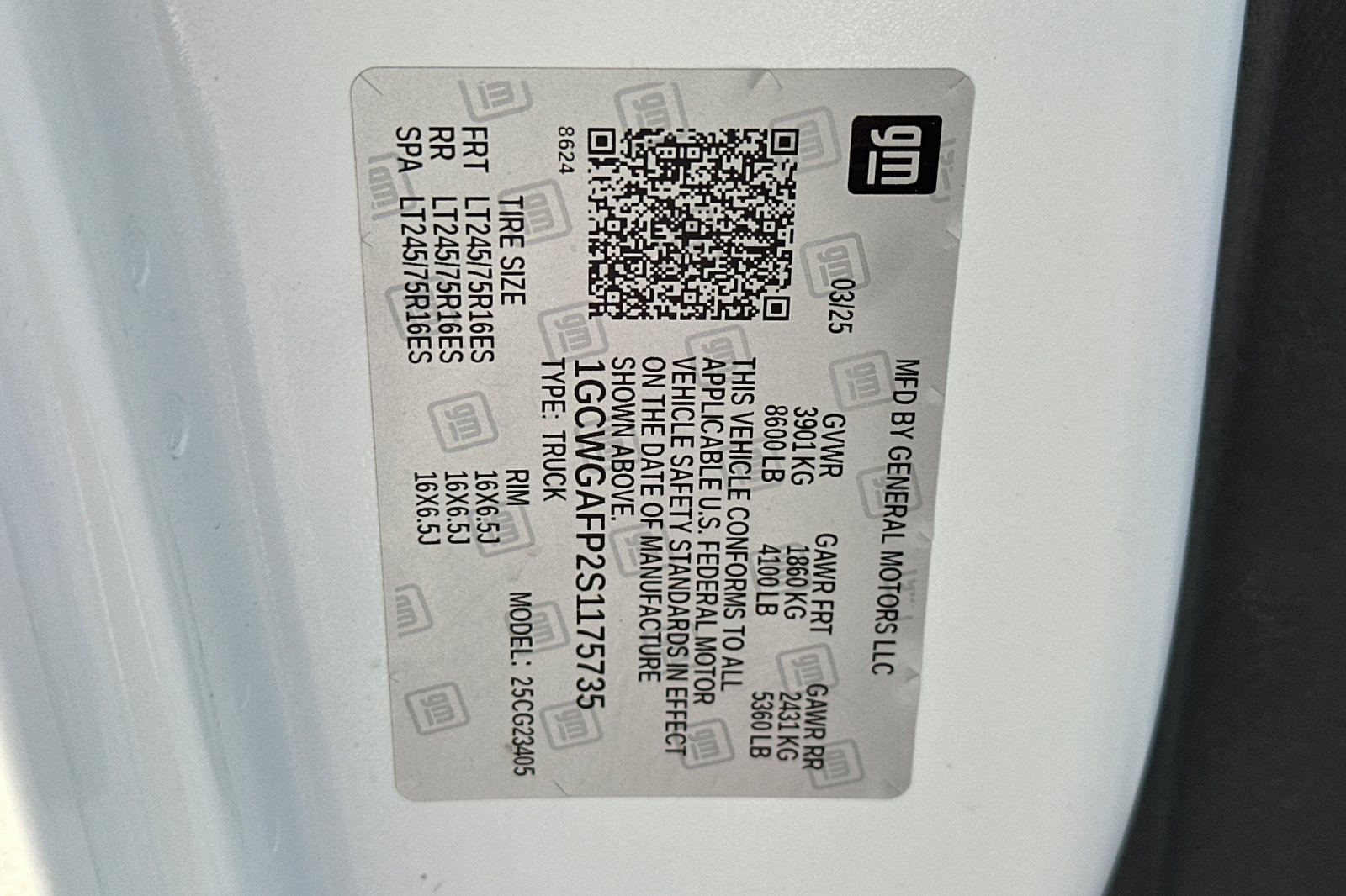 Used 2025 Chevrolet Express 2500 w/ Driver Convenience Package RWD image 35