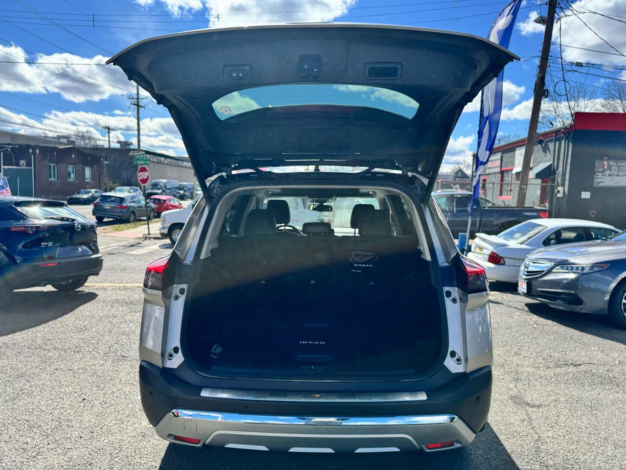 Used 2022 Nissan Rogue Platinum w/ Head-Up Display Package AWD/4WD image 11