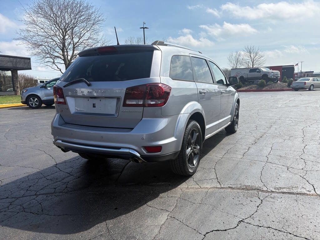 Used 2018 Dodge Journey Crossroad w/ Nav & Sun Group AWD/4WD image 25