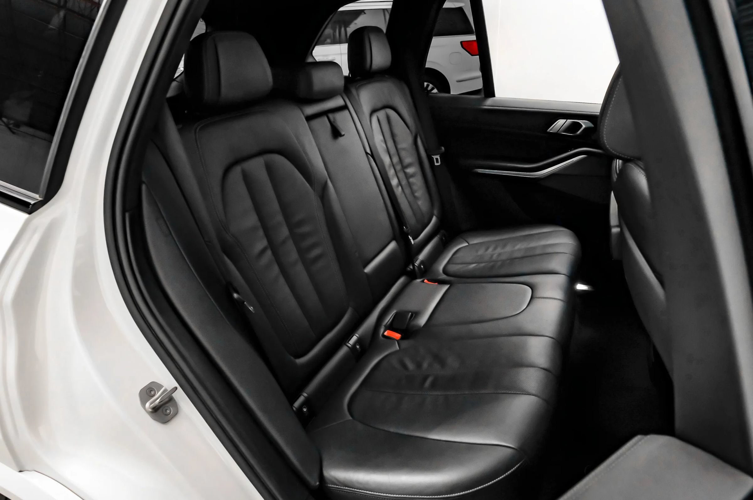 Used 2020 BMW X5 xDrive40i w/ M Sport Package AWD/4WD image 38