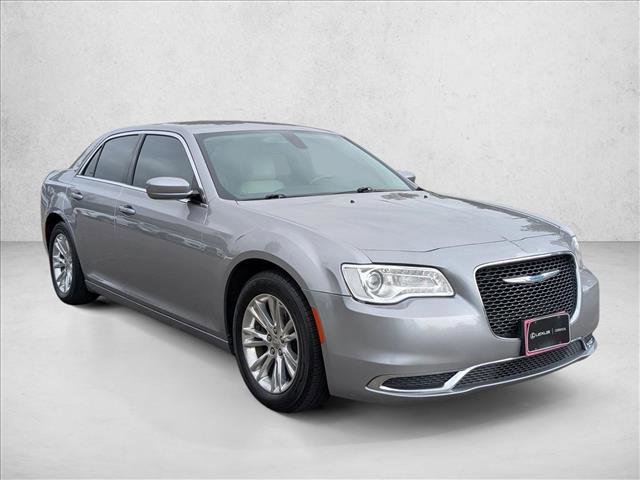 Used 2017 Chrysler 300 Limited image 3