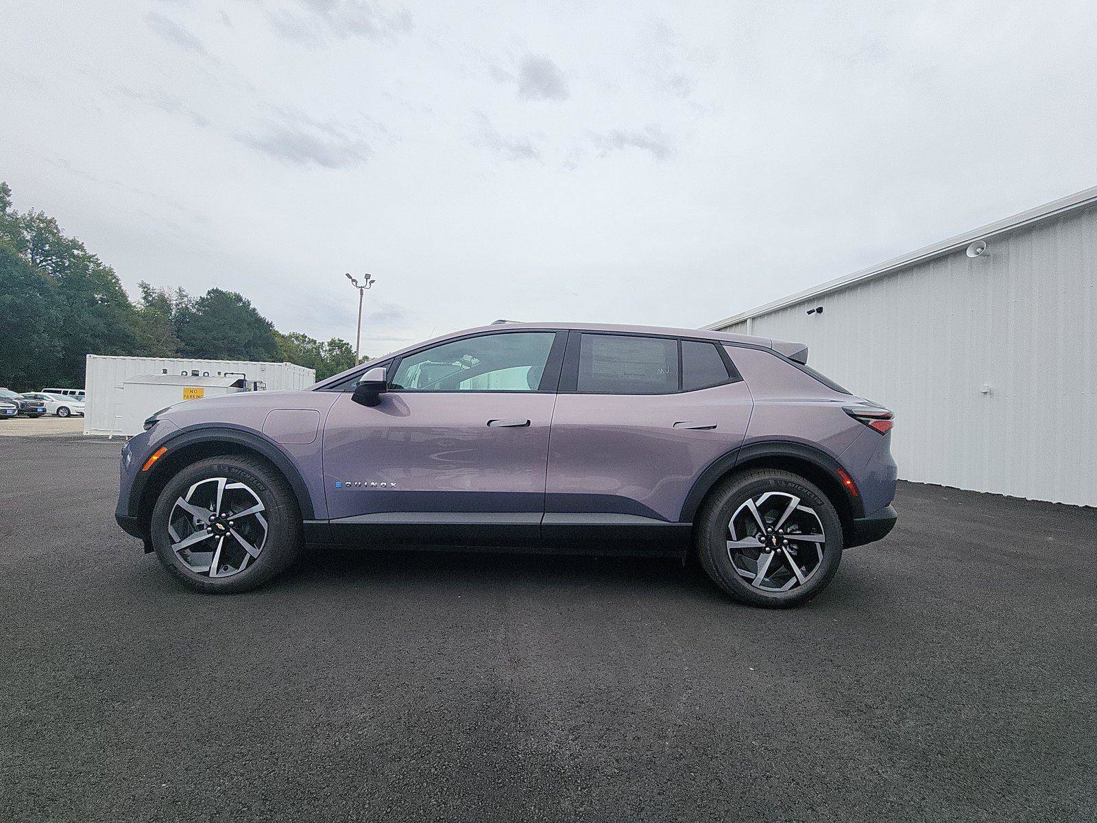 New 2026 Chevrolet Equinox EV LT image 2