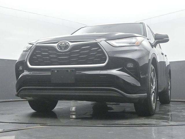 Used 2023 Toyota Highlander XLE AWD/4WD image 48