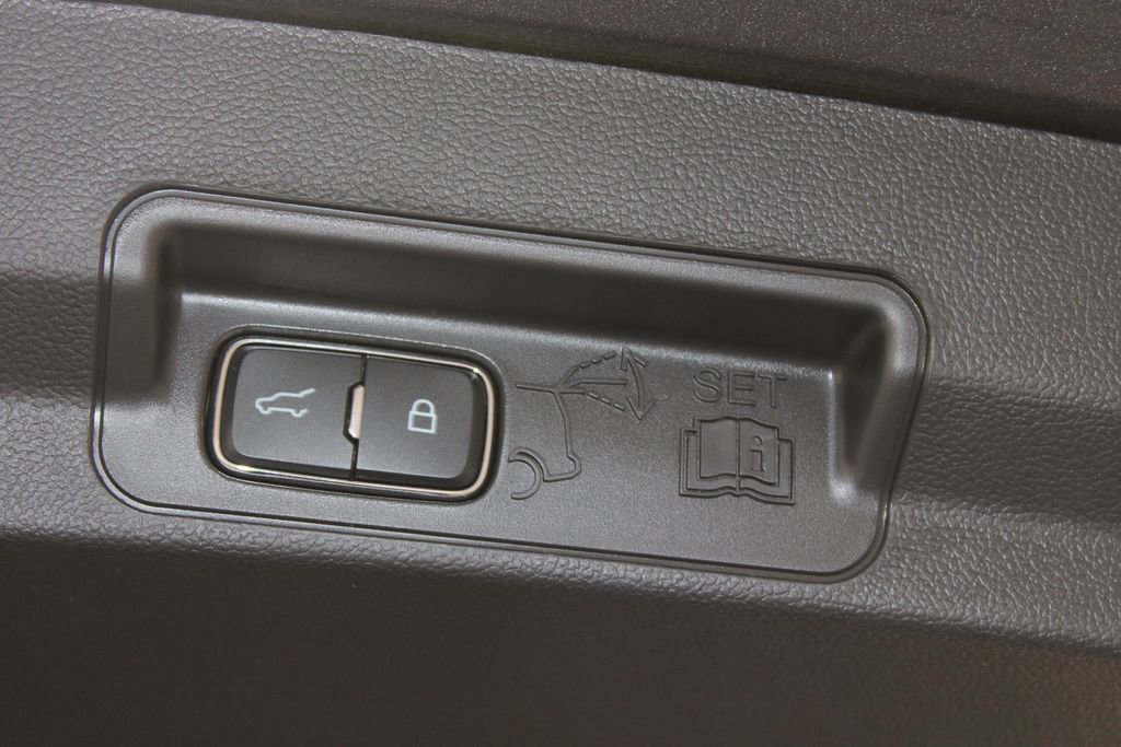 New 2026 Ford Explorer Active RWD image 16