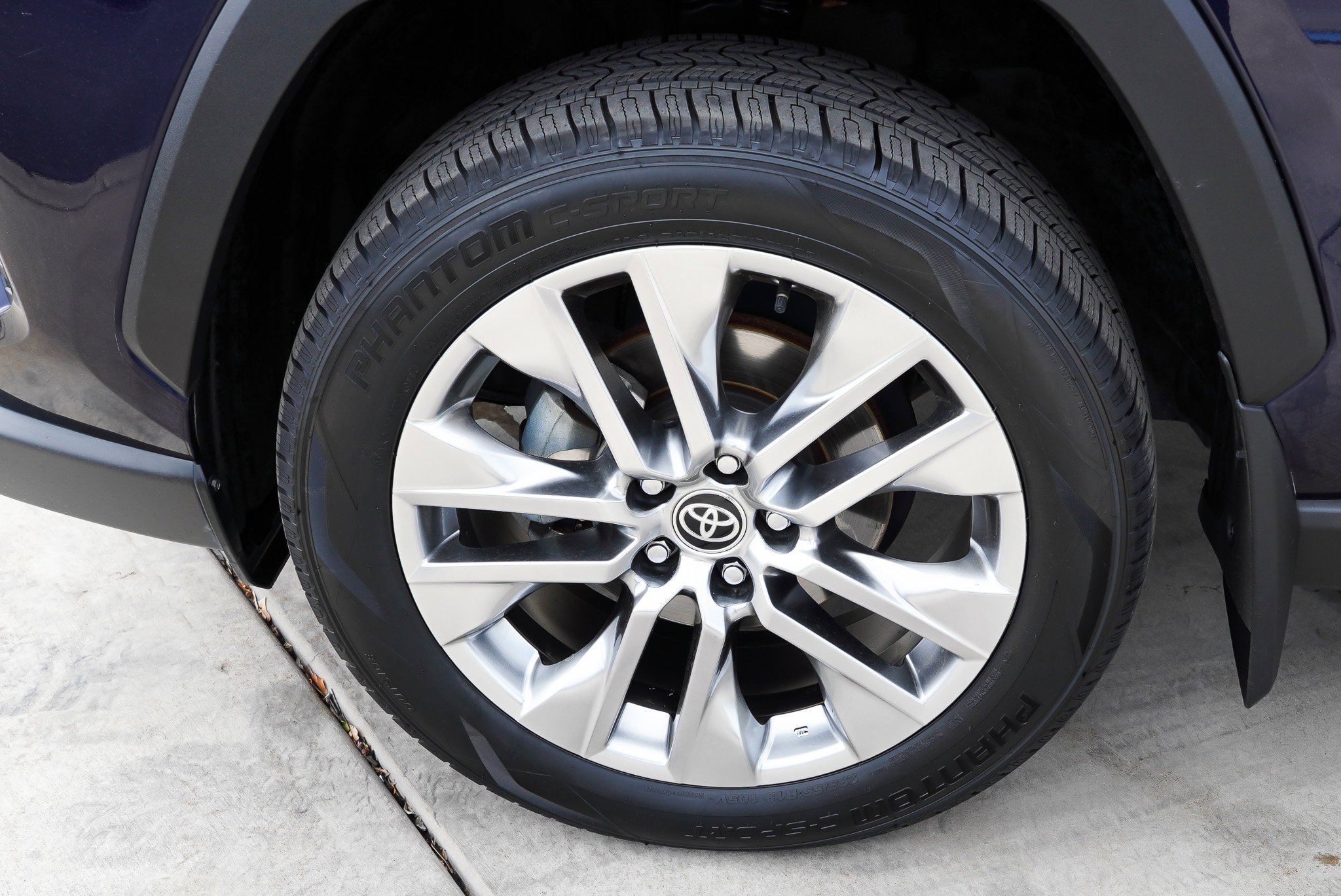 Used 2021 Toyota RAV4 Limited AWD/4WD image 12