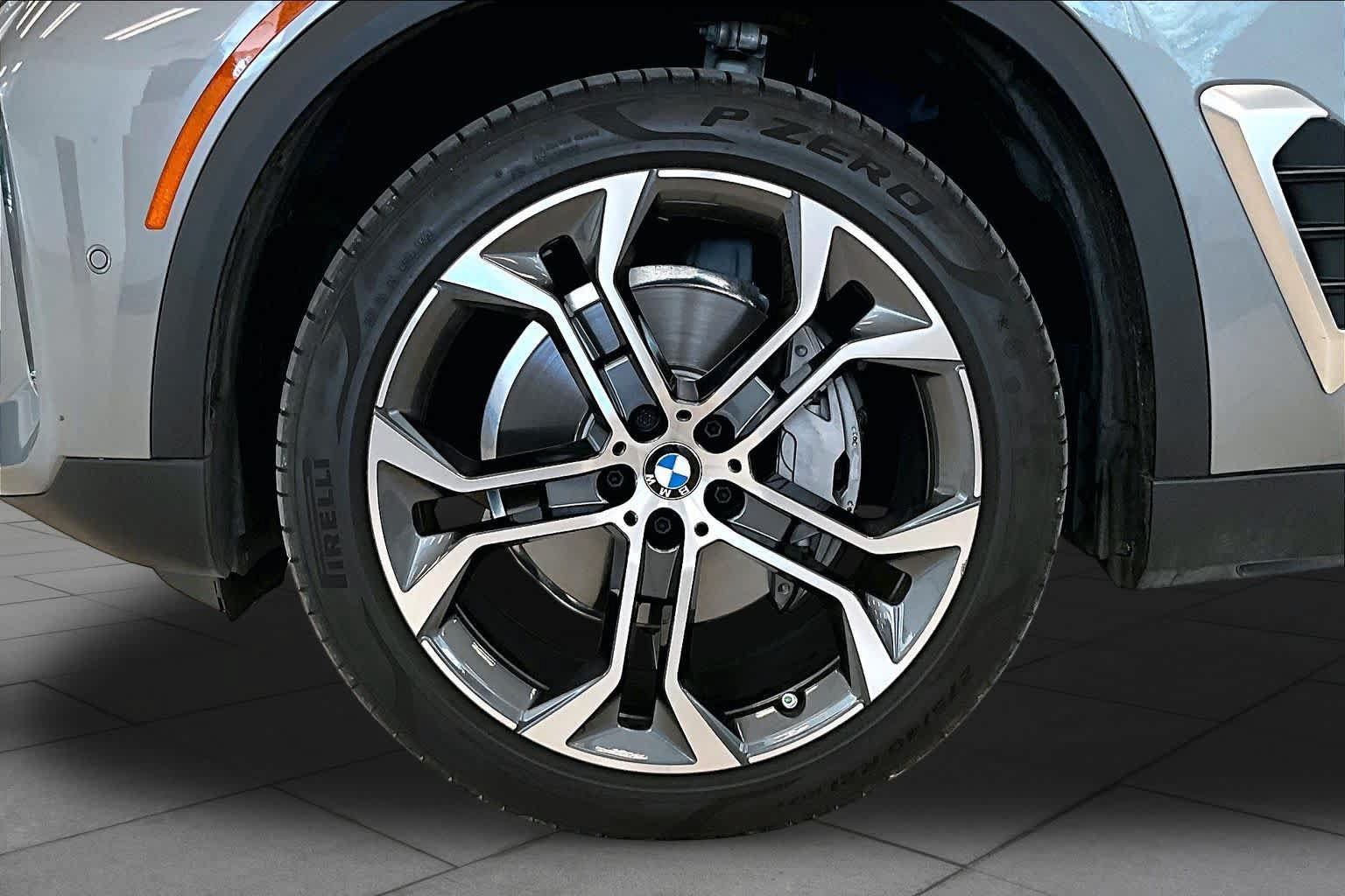 Used 2024 BMW X5 sDrive40i w/ Premium Package RWD image 10