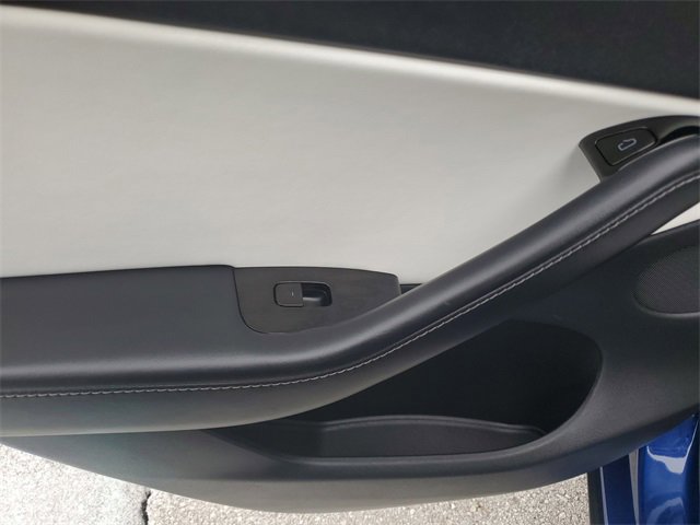 Used 2021 Tesla Model Y Long Range image 15