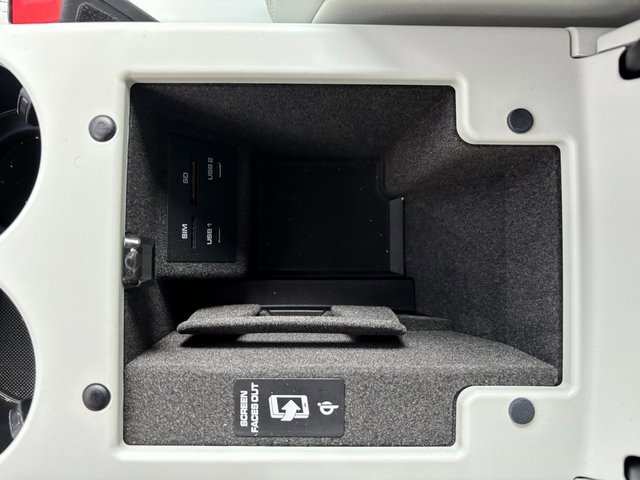 Certified 2025 Porsche Macan image 22