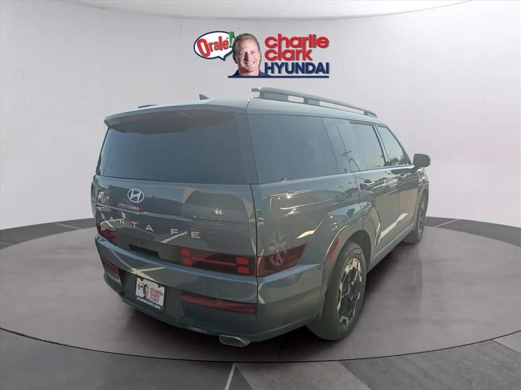 Used 2024 Hyundai Santa Fe SEL FWD image 3