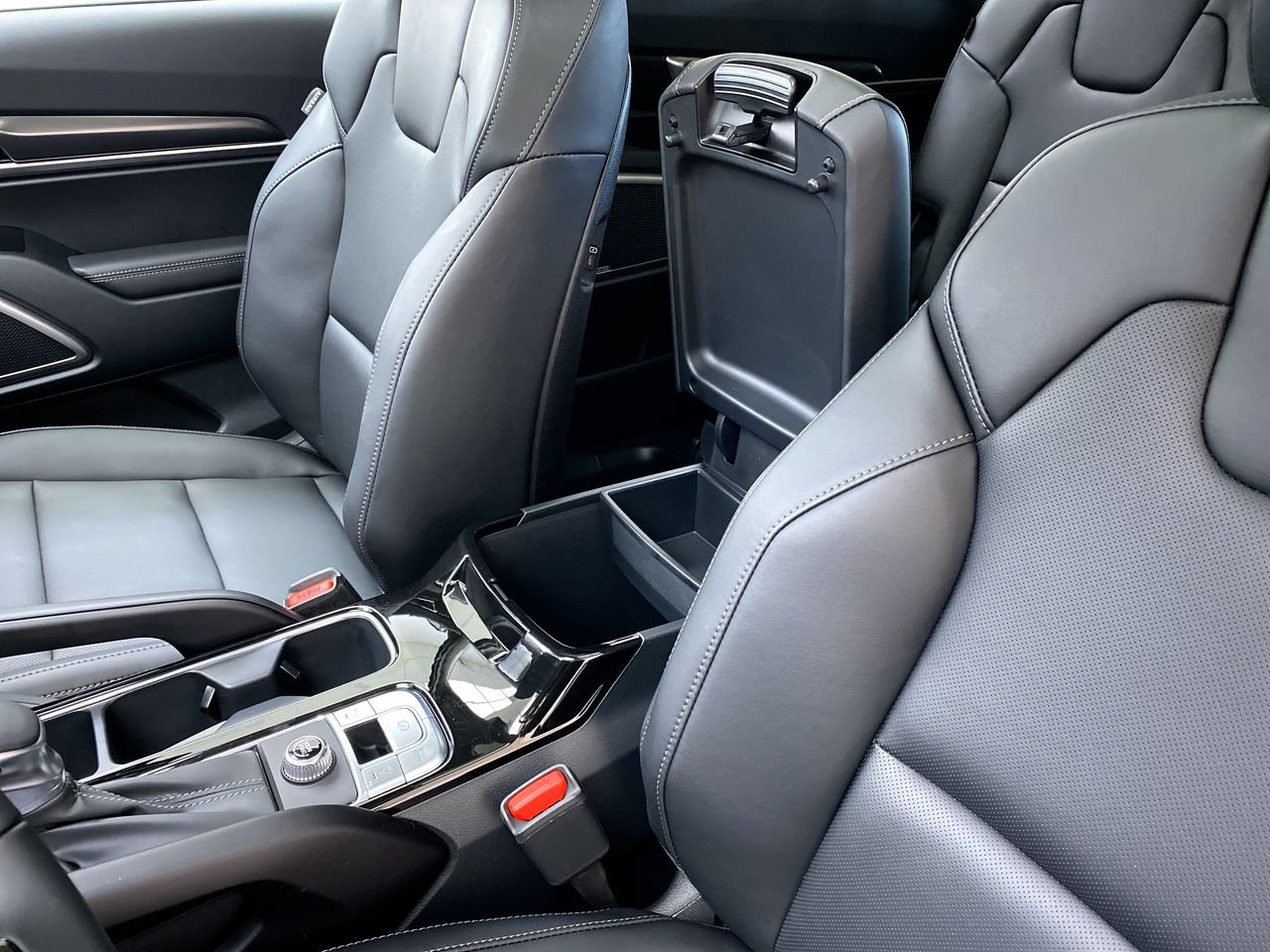 Certified 2025 Kia Telluride S FWD image 29