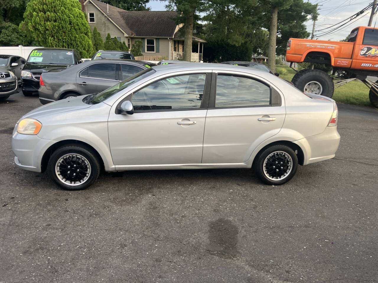 Used 2011 Chevrolet Aveo LT FWD image 10