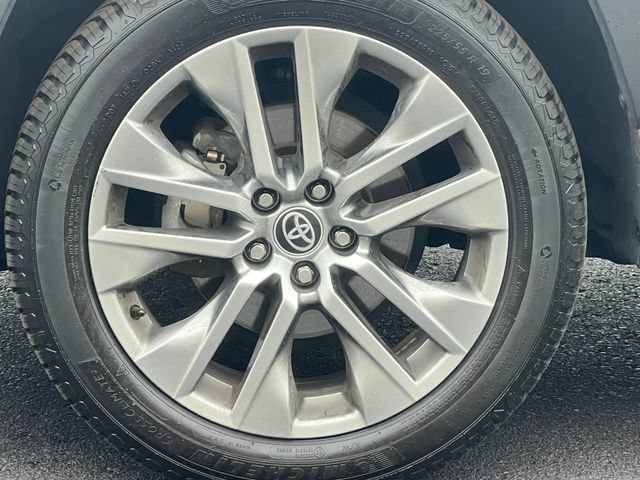 Used 2022 Toyota RAV4 Limited AWD/4WD image 7