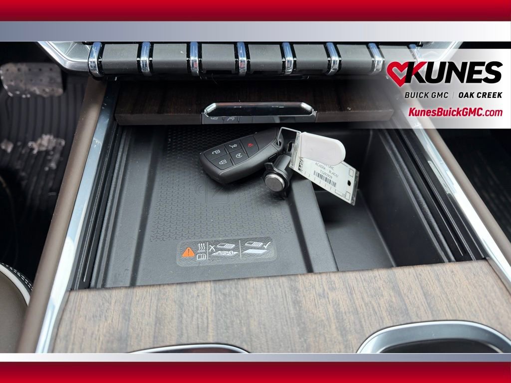 New 2026 GMC Acadia Denali Ultimate w/ LPO, Floor Liner Package AWD/4WD image 17