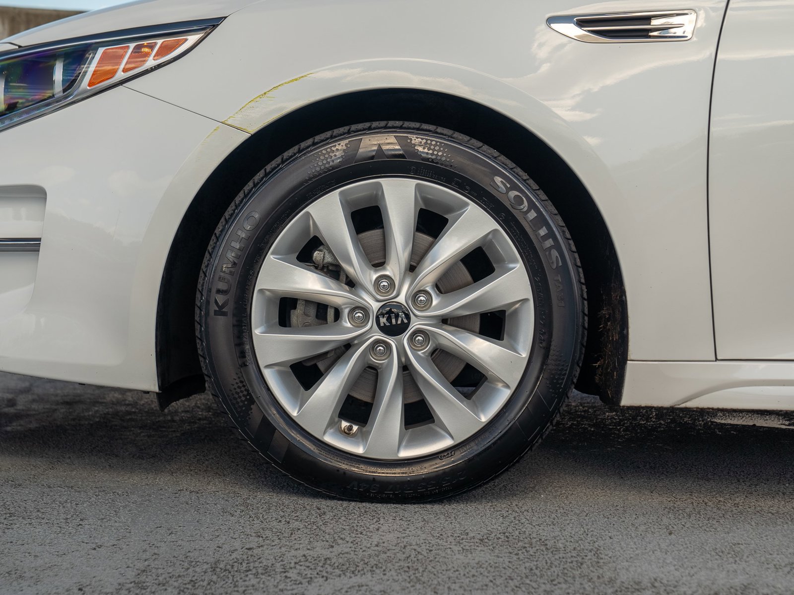 Used 2017 Kia Optima EX FWD image 12