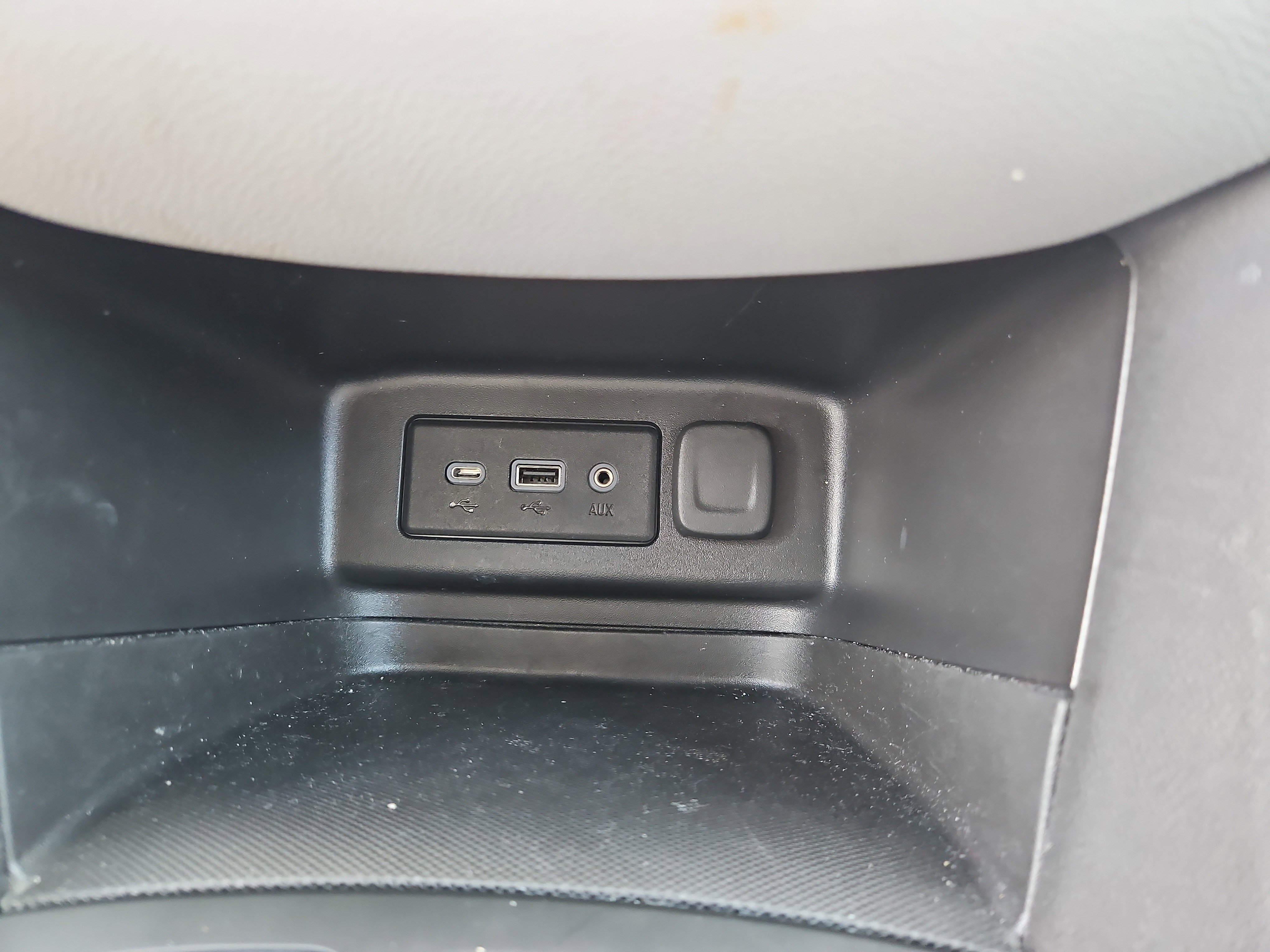 Used 2024 Chevrolet Equinox LS w/ LS Convenience Package FWD image 27