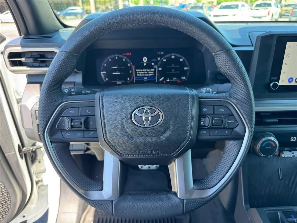 Used 2025 Toyota Tacoma TRD Sport AWD/4WD image 22
