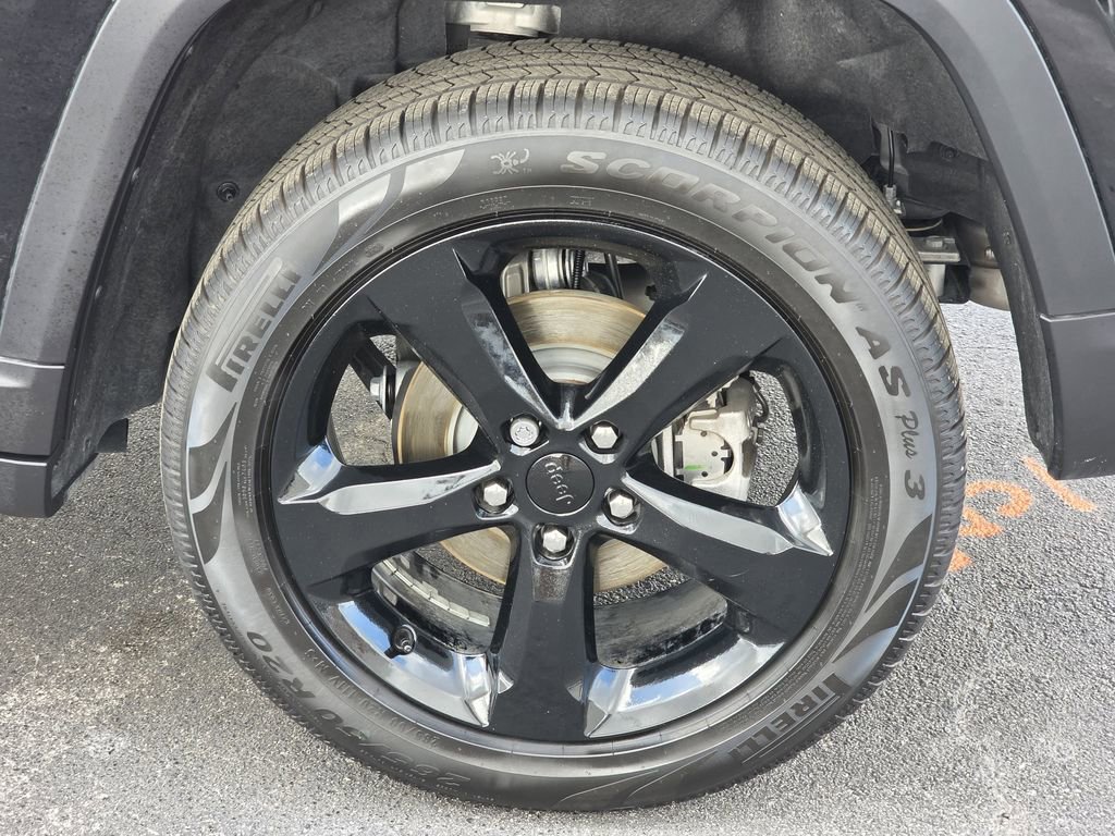 Used 2025 Jeep Grand Cherokee Limited w/ Black Appearance Package image 36