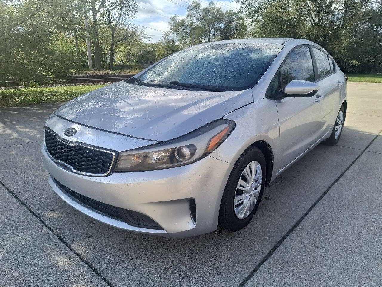 Used 2017 Kia Forte LX image 1
