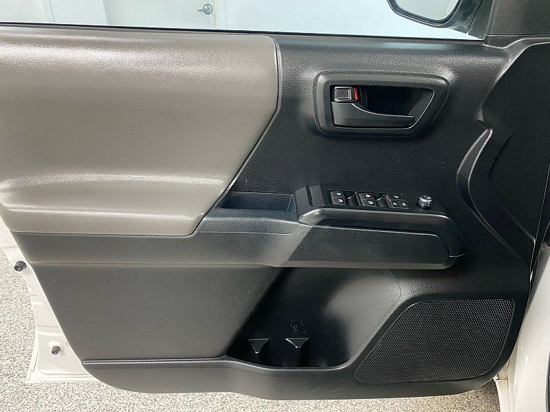 Used 2017 Toyota Tacoma SR w/ Tow Package image 9