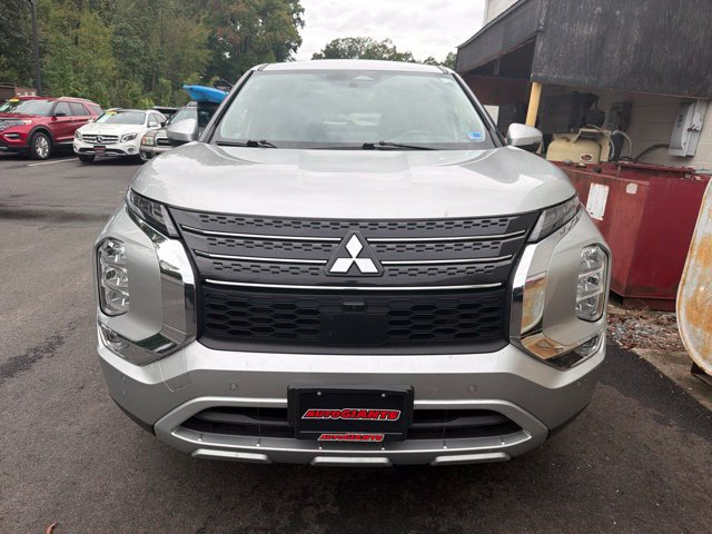 Used 2024 Mitsubishi Outlander SE FWD image 2