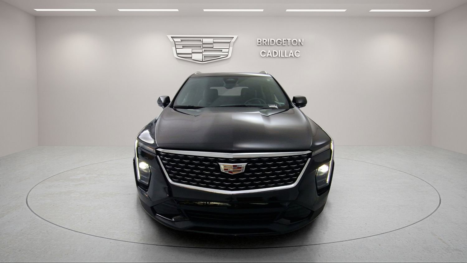Used 2024 Cadillac XT4 Premium Luxury image 2