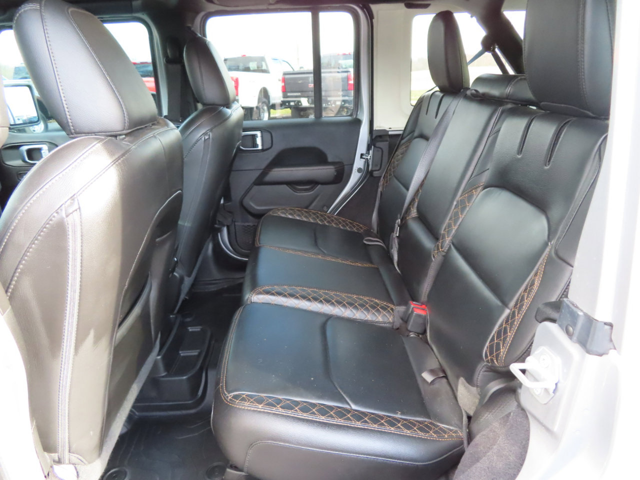 Used 2021 Jeep Wrangler Unlimited Sahara image 36