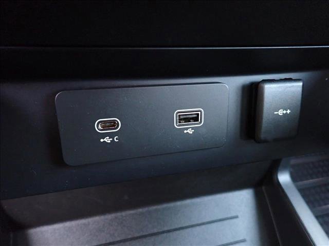 Used 2024 Land Rover Defender 110 V8 image 18