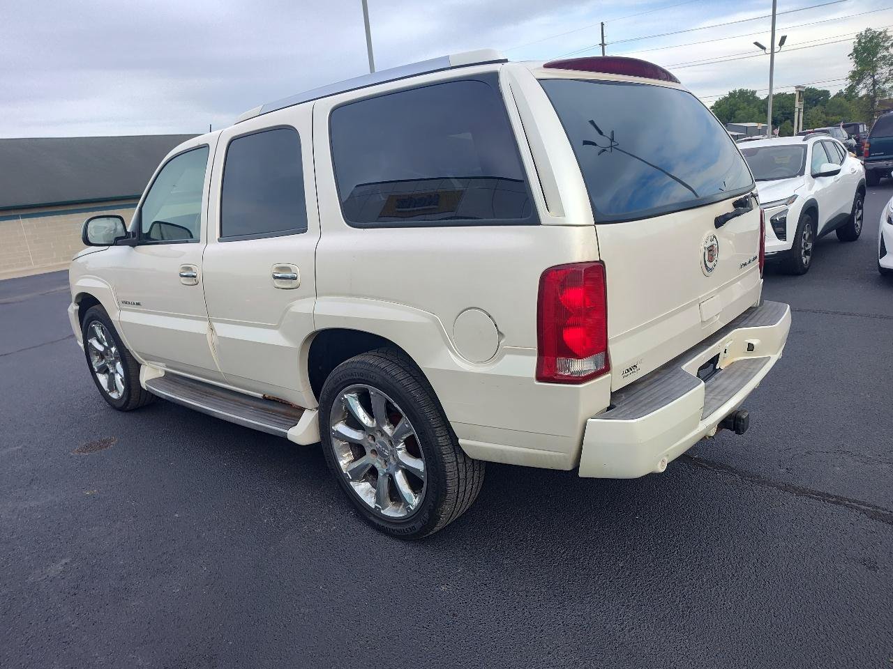Used 2003 Cadillac Escalade AWD image 10