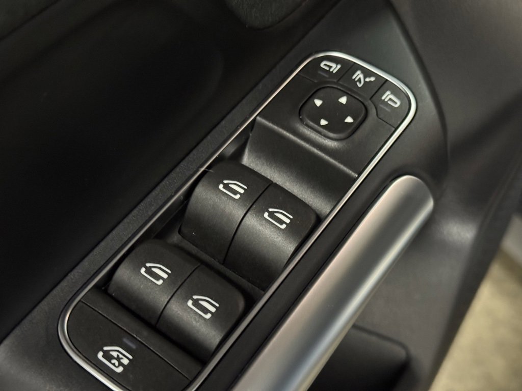 Used 2023 Mercedes-Benz GLA 250 4MATIC image 26