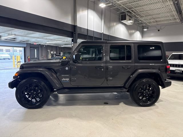 Used 2022 Jeep Wrangler Unlimited Sahara w/ Cold Weather Group AWD/4WD image 22