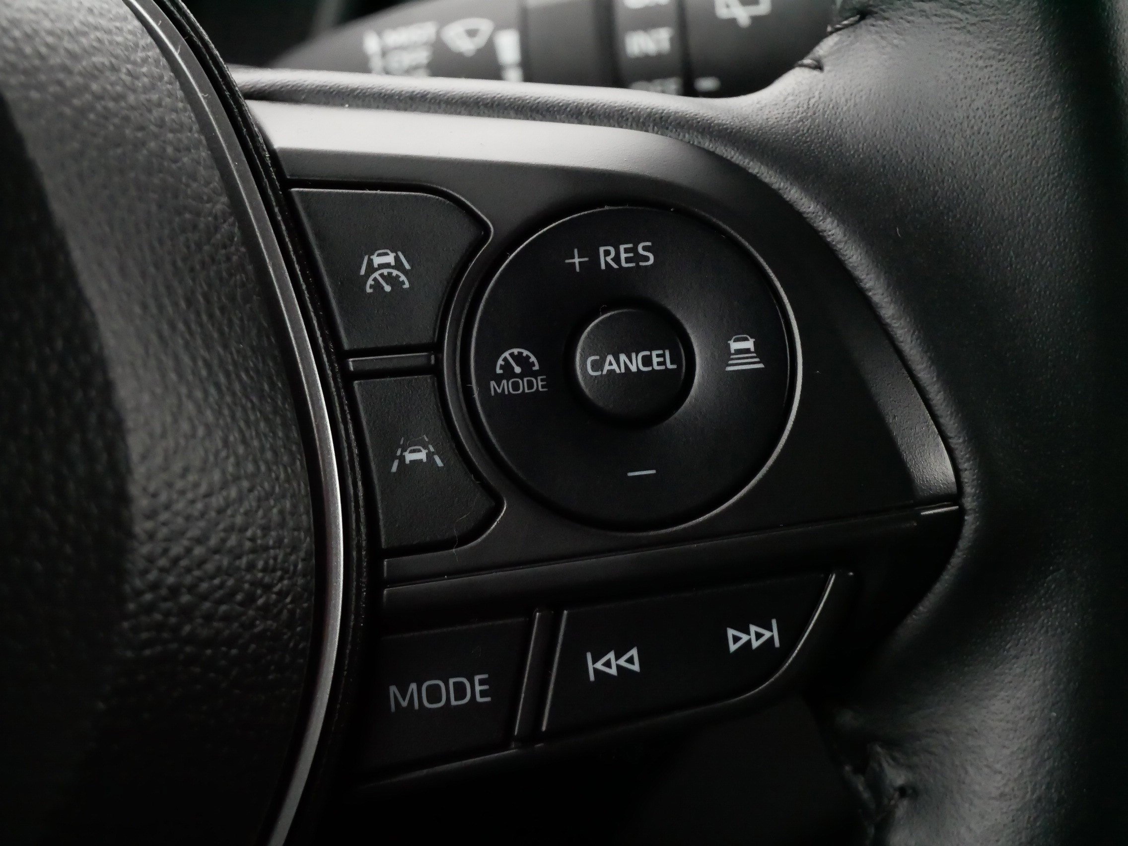 Used 2024 Toyota Corolla Cross XSE w/ Convenience Package image 25