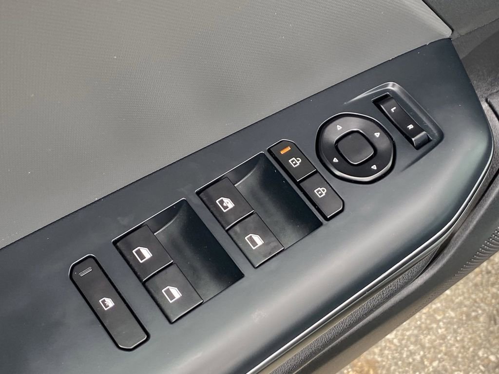Used 2025 Kia K4 LXS image 23
