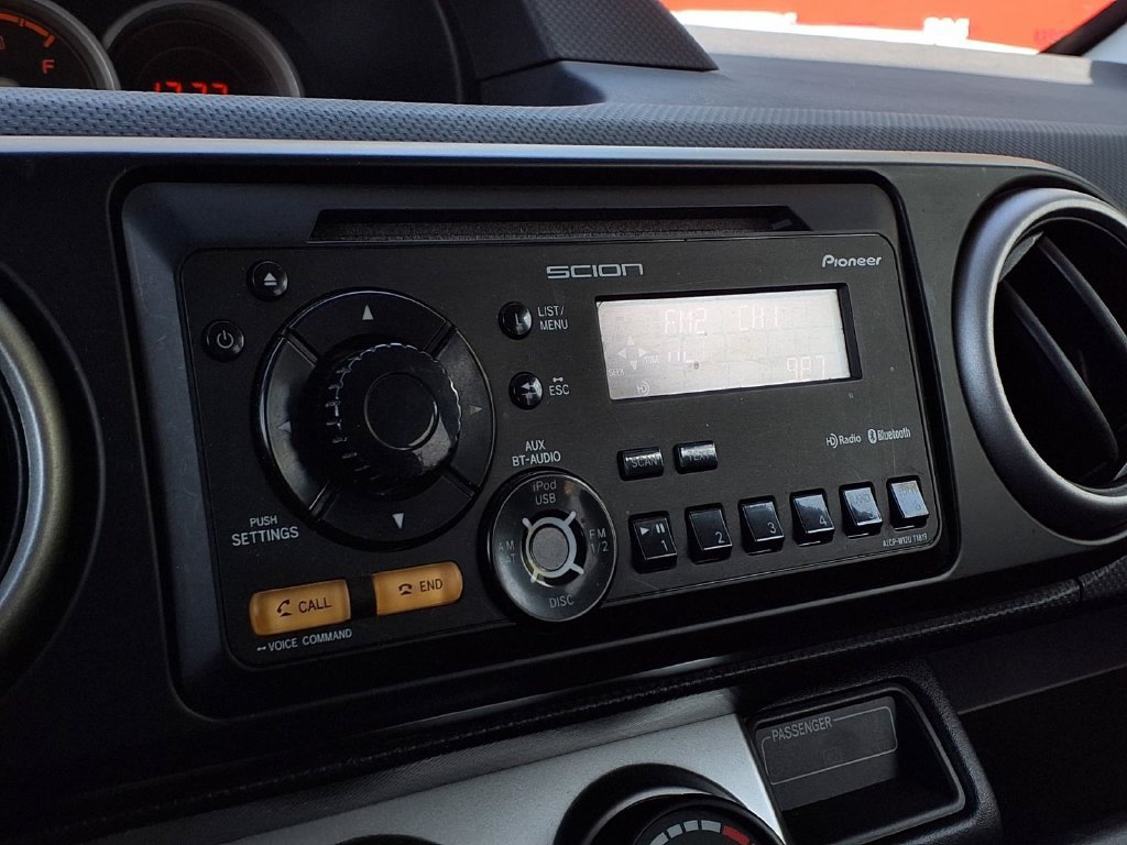 Used 2012 Scion xB FWD image 9