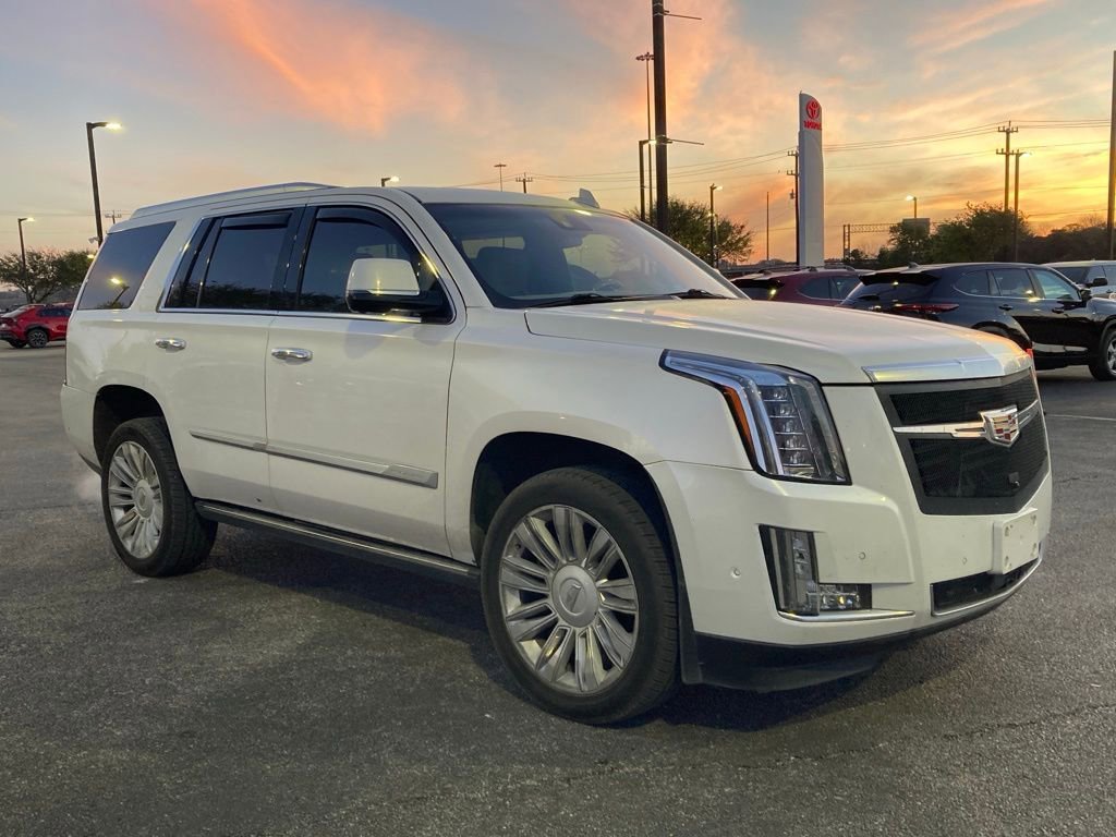 Used 2019 Cadillac Escalade Platinum image 3