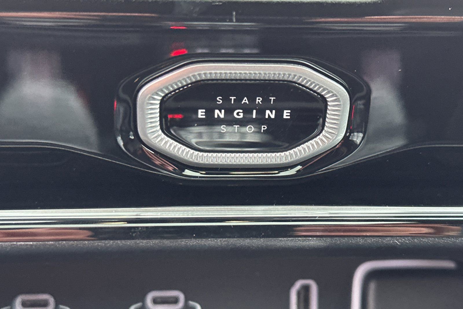 New 2026 Jeep Grand Cherokee Summit image 22