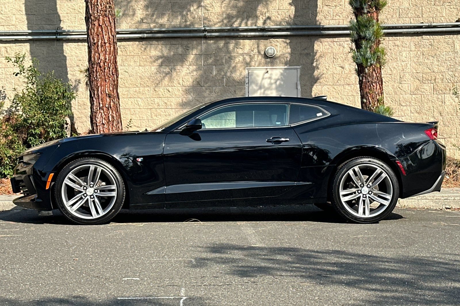 Used 2017 Chevrolet Camaro LT w/ RS Package RWD image 6