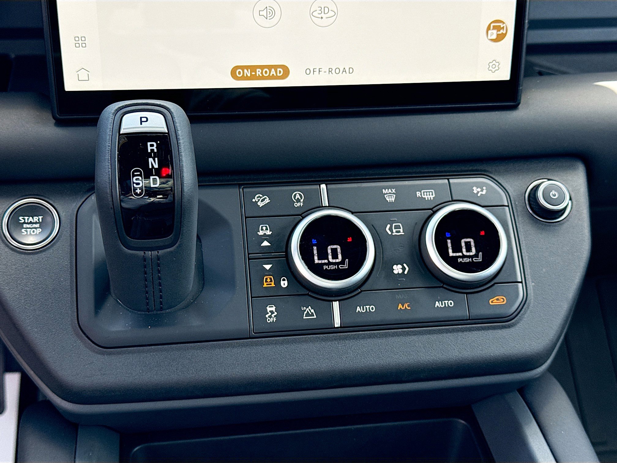 Certified 2025 Land Rover Defender 90 S AWD/4WD image 35