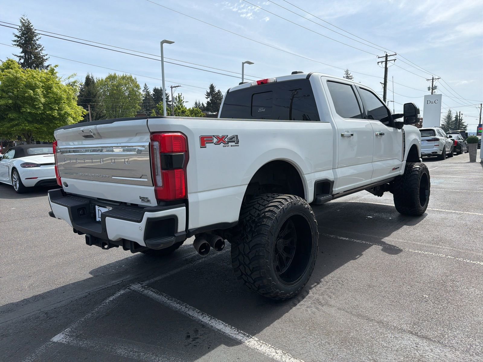 Used 2023 Ford F350 Platinum AWD/4WD image 2