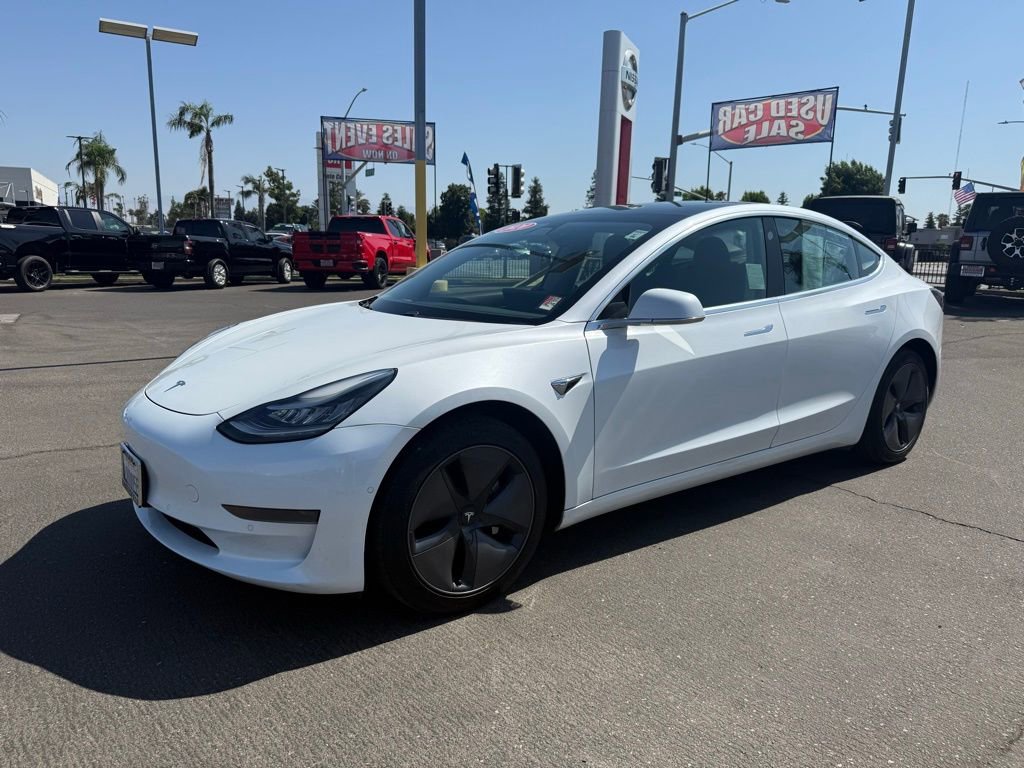 Used 2020 Tesla Model 3 Standard Range Plus image 3