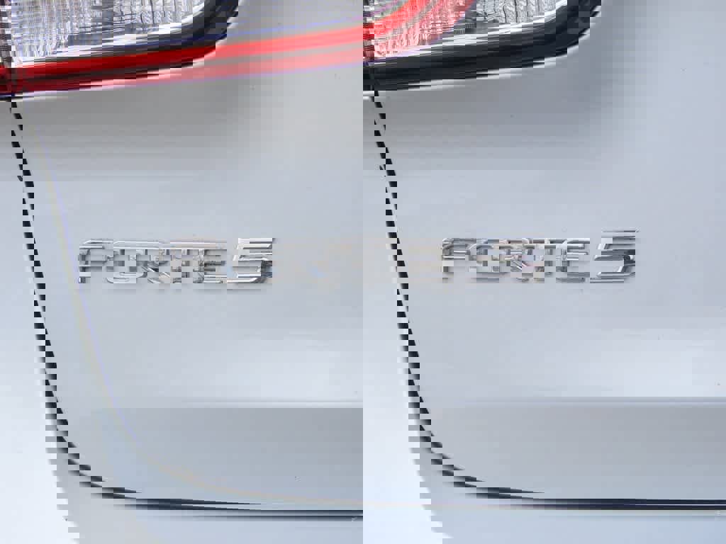 Used 2016 Kia Forte LX image 7