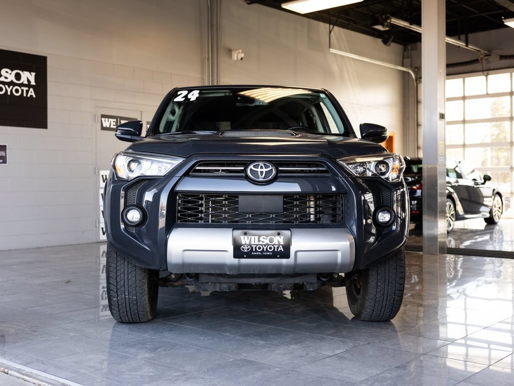 Used 2024 Toyota 4Runner TRD Off-Road Premium AWD/4WD image 3